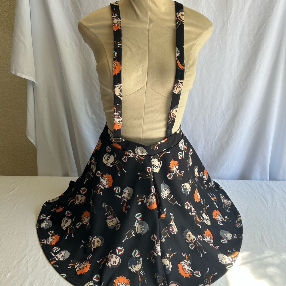 Hot Topic Black Anime Print Suspender Skirt Haikyu with pockets size Large
